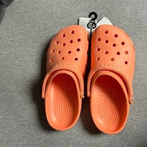 Crocs Women’s Size 9 Men’s Size 7 Color Papaya